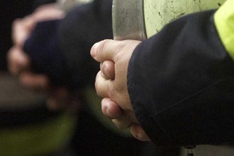 Nach tödlichem Unfall eines Feuerwehrmanns im Erzgebirge: Spendenaktion für Hinterbliebene - Die Trauer nach dem Unfalltod eines Feuerwehrmanns am Dienstag in Rittersgrün – hier ein Symbolbild – ist groß in der Region.
