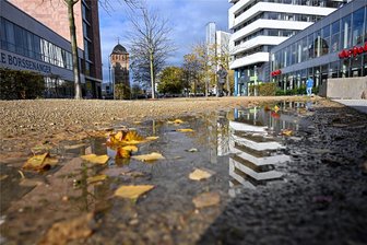 Nach Überfall auf dem Chemnitzer Johannisplatz: Uhrenräuber muss ins Gefängnis - Auf dem Johannisplatz wurde im Mai einem Geschäftsmann eine wertvolle Uhr vom Handgelenk gerissen.