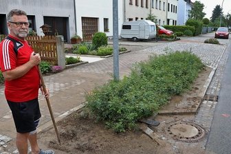 Nach Überschwemmungen in Meerane: Betroffene melden Gesprächsbedarf an - Reinhard Trompke hat die Unterschriftenaktion initiiert. Er ärgert sich, dass die Spuren des Unwetters noch nicht beseitigt sind. 