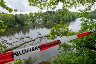 Nach Unglück an Talsperre: Wie sicher sind die Wanderwege in Kriebstein? - Die Unglücksstelle an der Talsperre Kriebstein bei Tanneberg nach dem Unfall am Himmelfahrtstag.