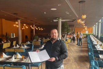 Nach Vapiano-Aus in Chemnitz: Griechisches Restaurant Poseidon öffnet - Emirjon Ndrepepaj eröffnet am Freitagabend das Poseidon am Johannisplatz.