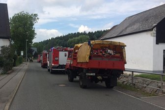 Nach Verdacht auf radioaktive Strahlung: Feuerwehr hebt Sperrung in Brand-Erbisdorf auf - In der Talstraße in St. Michaelis läuft am Sonntagnachmittag ein Einsatz wegen des Verdachtes auf radioaktive Strahlung.
