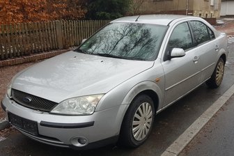 Nach Verfolgungsfahrt: 29-Jähriger kassiert zehn Anzeigen -