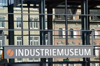 Nach Verpuffung im Industriemuseum Chemnitz: Kriminalpolizei und Landesdirektion ermitteln - Das Industriemuseum in Chemnitz wurde Dienstagvormittag evakuiert.