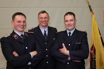 Nach Wahl und Berufung: Das ist die neue Führungsspitze der Freiwilligen Feuerwehr Schwarzenberg - Stadtwehrleiter Christian Etzold (M.) und die Stellvertreter Paul Fürtsch und Volker Narr (r.)