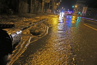 Nach Wasserrohrbruch in Zwickau:  Bürgerschachtstraße wohl wochenlang gesperrt - Im Bereich Reichenbacher Straße in Zwickau kam es am Dienstagabend zu einem Wasserrohrbruch.
