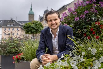 Nach Weggang der Publikumslieblinge: Das sind die Neuen - Fühlt sich wohl in seiner neuen Heimat Annaberg: Jakob Hoffmann. Der gebürtige Münchener ist der neue Bariton im Eduard-von-Winterstein-Theater. Als nächstes wird er in der Uraufführung „Don Buonaparte“ zu hören sein.