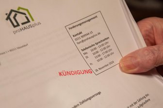 Nach wiederholtem Ärger mit Großvermietern in Plauen wird Forderung ans Rathaus laut: „Schauen Sie den Briefkastenfirmen auf die Finger!“ - Mehrere Mieter von Wohnungen im Chrieschwitzer Hang in Plauen haben ihre Kündigungen erhalten. Angeblich hätten sie die Miete nicht vollständig gezahlt.