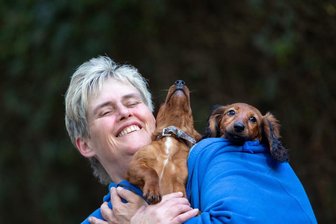 Nach wilder Reise durchs halbe Vogtland: Dackel Willi und Maja suchen ein neues Zuhause - "Bis jetzt hat sich niemand gemeldet, der die Tiere vermisst. Nun wird es Zeit, dass die beiden in ein liebevolles Zuhause kommen."