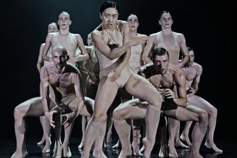 Schwitzende Leiber: Wie eine geölte Maschine geht "Soul Chain" über die Bühne, 