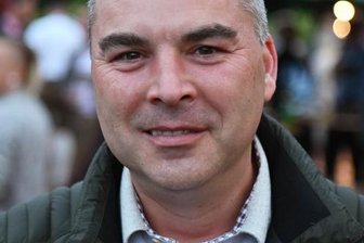 Nach zwei Jahren Pause: Travdo Hotels und Resorts GmbH aus Rochlitz wirbt wieder bei Urlaubsmesse in Leipzig für sich - Nando Sonnenschmidt - Geschäftsführer von Travdo Hotels und Ressorts