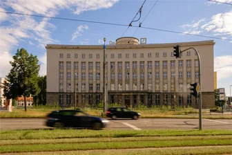 Nachfrage nach Aktien treibt Deutsche Bank in der Region an - Betreut in Chemnitz rund 35.000 Kunden: Die Deutsche Bank mit ihrem Standort am Falkeplatz.