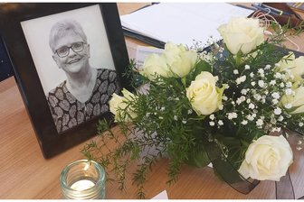 Nachruf des Freiberger Karnevalklubs: „Heidi bleibt unvergessen“ - Auch der Freiberger Stadtrat gedachte Heidi Hinkel.