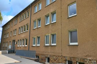Nachstellung und Computerbetrug: Was vor Weihnachten noch am Amtsgericht Freiberg verhandelt wird - Das Amtsgerichtgebäude an der Heinrich-Heine-Straße in Freiberg.