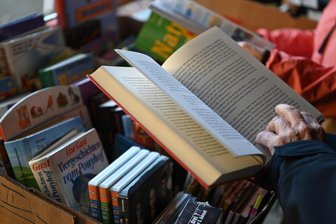 Nachts in der Bibliothek: Abenteuer im Dunkeln - Büchereien in Penig, Rochlitz und Mittweida lüften Geheimnisse - Leseratten können bei der Nacht der Bibliotheken im Dunkeln in Büchern stöbern.