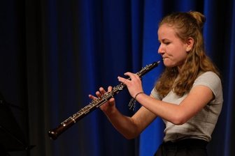 Nachwuchs lässt wieder hören - Marielle Weck spielte auf der Oboe ein Stück von Domenico Cimarosa, den4. Satz (Allegro giusto) aus dem Concerto C-Dur.