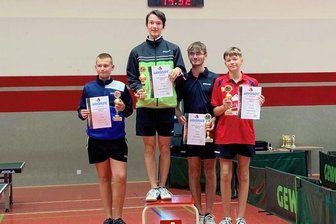 Nachwuchsarbeit trägt Früchte - In der U 19 der Jungen wurde es eng auf dem Podest: Von links Pascal Faust, Niclas Uebelhack, Philipp Müller und Simon Gündel.