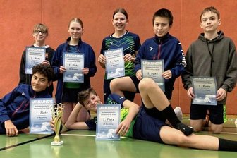 Nachwuchsteam schreibt Geschichte - Vertraten den BV Marienberg bei der U-15-Sachsenmeistermannschaft erfolgreich - hinten von links: Malou Zwisler, Lilly Wangen, Kira Gottschalk, Fabio Langer, Finlay Beer; vorn von links.: Adam Taha, Matti Höppner. 