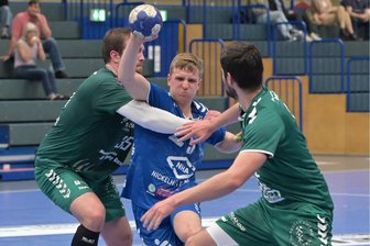Nächste Niederlage: Handballer vom Auer Juniorteam zahlen erneut Lehrgeld - Nico Planken und das Auer Juniorteam zahlen in der Regionalliga viel Lehrgeld.