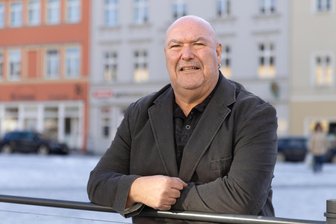 Nächste Überraschung bei BSW: Erzgebirger bewirbt sich um Direktmandat im Bundestag - André Müller ist kein Mitglied der Wagenknecht-Partei, die vor einem Jahr – im Januar 2024 – gegründet wurde. Ohne Erfahrung auf politischem Parkett fordert der Erzgebirger zur Bundestagswahl nun Thomas Dietz (AfD) heraus.