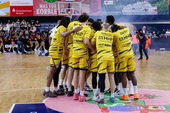 Nächster Neuzugang: Niners Chemnitz holen Spieler von Ligakonkurrent MHP Riesen Ludwigsburg - Einer dieser Spieler der MHP Riesen Ludwigsburg soll die Bundesliga-Basketballer der Niners Chemnitz Sommer verstärken.