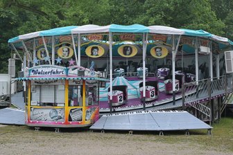 Nächster Skandal um „L‘amour toujours“: Unbekannte grölen rassistische Parolen beim Parkfest in Wildenfels - Die Walzerfahrt gehörte zu den Fahrgeschäfte beim Rummel zum Parkfest in Wildenfels.