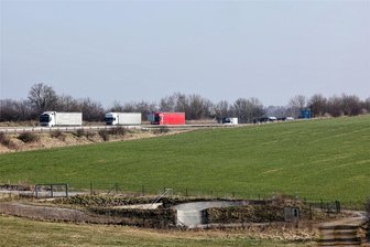 Nächster Solarpark an der A 4 bei Glauchau geplant - Zwischen der Autobahn und der Staatsstraße 288 soll ein Teil des Solarparks entstehen.