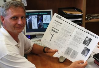 Nagel-Technik erobert Fernost - <p class="artikelinhalt">Dass Bernhard Karich die japanische Bedienungsanleitung nicht lesen kann, macht ihm nichts aus. Er kennt den Gamma-Nagel ja aus dem Effeff, hat ihn schließlich entwickelt. Jetzt freut sich der Chefarzt, dass seine Entwicklung sogar in Fernost angekommen ist. </p>