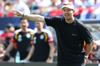 Nagelsmanns WM-Lehren und Bulls-Besuch am freien Sonntag - Julian Nagelsmann gibt Anweisungen bei der WM-Generalprobe der Nationalmannschaft.