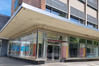 Nagelstudio im alten Alanya-Döner? Was hinter der rosa Kulisse in dem Chemnitzer Imbiss steckt - Hier in der Brückenstraße 8 war früher der Alanya-Imbiss.