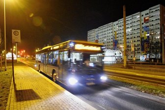 Nahverkehr in Chemnitz: CVAG fährt abends bald nur noch alle 30 Minuten - Ab 4. Oktober sind Busse und Bahnen in Chemnitz in den Abendstunden deutlich seltener unterwegs als üblich. 