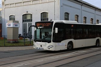 Nahverkehr in Zwickau: Fahrzeiten werden angepasst - Auf einigen Nahverkehrslinien in Zwickau kommt es zu Fahrplananpassungen.