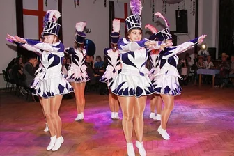 Narren aus Lengenfeld und Irfersgrün stürmen am Freitag das Rathaus - Bei den Irfersgrünern wird Funkengarde wieder für Stimmung sorgen. 