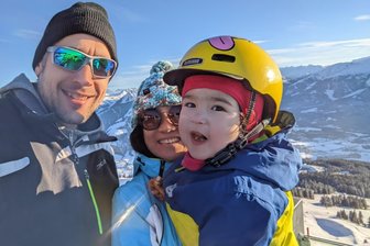 Nasa-Forscher erzählt im Vogtland: „Wie ich nach meiner Raketenkarriere in die Psychiatrie kam“ - Thomas Reinbacher mit Familie: Sie gab ihm Kraft in der Depression. Am 15. Mai spricht er in Auerbach.