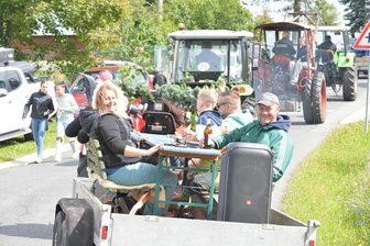 Nassau im Erzgebirge: Simson- und Oldtimerparade mit rund 40 rollenden Hinguckern - 
