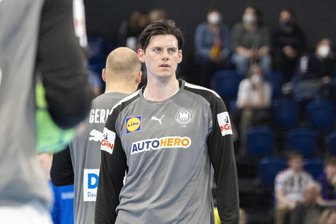Nationalspieler trainiert mit Kindern - Simon Ernst 