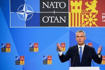 Nato rüstet sich für Bündnisfall - Nato-Generalsekretär Jens Stoltenberg stellt beim Gipfel der Staats- und Regierungschefs aller Mitgliedsstaaten das neue Konzept des Verteidigungsbündnisses vor.