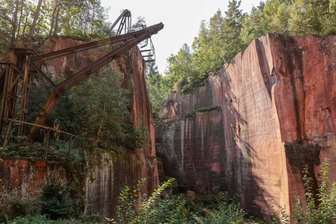 Natur erleben und gestalten: Bildhauer-Workshop auf dem Rochlitzer Berg - Der Rochlitzer Porphyr steht im September im Mittelpunkt eines Workshops (Symbolbild).
