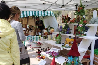 Naturmarkt am Wasserschloß Klaffenbach: Regionale Direktvermarkter und Handwerker laden ein - 
