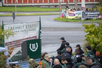 Nazi-Aufzug am Sonntagnachmittag: So will Plauen Rechtsextremisten die rote Karte zeigen - Der "Dritte Weg" mobilisierte bundesweit für eine Demonstration durch Plauen. Zahlreiche Veranstaltungen gegen die Neonazis sind geplant. 