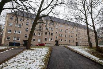 Nelkenweg in Meerane: 4,8-Millionen-Euro-Investition sorgt für Zerreißprobe zwischen Bewohnern und Vermieter - Der Wohnblock am Nelkenweg 13 bis 16 in Meerane soll komplett saniert werden. Kosten: rund 4,8 Millionen Euro.