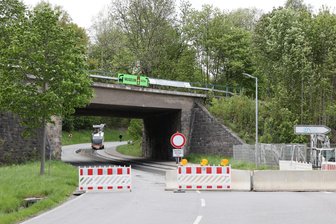 Nervige Vollsperrung im Erzgebirge verschwindet: B 101 in Schwarzenberg in Kürze wieder offen - Bald werden die Betonsperren auf der B 101 in Schwarzenberg entfernt.