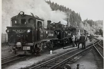 Netzschkau: Modelleisenbahnausstellung öffnet im Januar - Das historische Bild zeigt die frühere Schmalspurbahn zwischen Rothenkirchen und Schönheide.