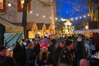 Netzschkauer Schlossweihnacht entwickelt sich zum Publikumsmagnet - Die Schlossweihnacht in Netzschkau entpuppte sich auch in diesem Jahr als Publikumsmagnet.
