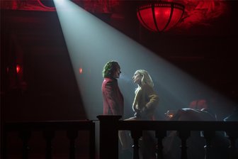 Neu im Kino: „Joker: Folie à Deux“, „Der wilde Roboter“ und „Butchers Raghorn“ - Joaquin Phoenix als Arthur Fleck/Joker (links) und Lady Gaga als Lee Quinzel in einer Szene aus dem Film „Joker 2: Folie à Deux“.