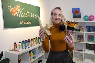 Neu in Reichenbach: Matisso lädt zum Malen und Basteln ein - Elena Andreeva eröffnet in Reichenbach ihr Matisso Art Atelier. Vielfältige Kreativkurse locken. Wer möchte, kann zum Beispiel Skulpturen wie diese Katze bemalen. Am Samstag findet ein Tag der offenen Tür statt.