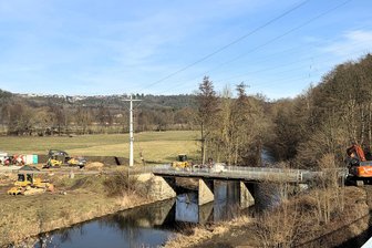 Neubau der Noßwitzbrücke in Elsterberg: Bauarbeiten haben begonnen - Die Noßwitzbrücke in Elsterberg ist zur Großbaustelle geworden.