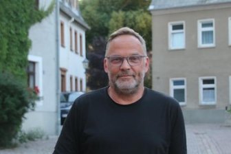 Neubauer zur Landratswahl: "Zähler steht wieder auf Null" - Das Mobiltelefon legt Dirk Neubauer als Landratskandidat und Bürgermeister von Augustusburg derzeit kaum noch aus der Hand.