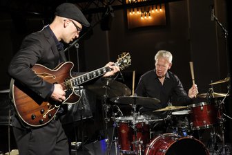 Neuberinhaus Reichenbach erlebt doppelte Premiere mit Jazz und Modern Classic -