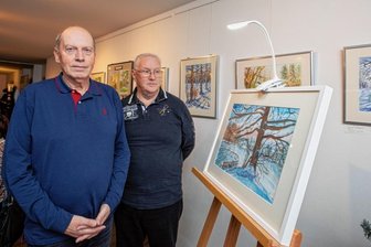 Neue Ausstellung im Quartier 30 eröffnet - Von links: Der Plauener Künstler Klaus Mitscherlich und Klaus Keil.